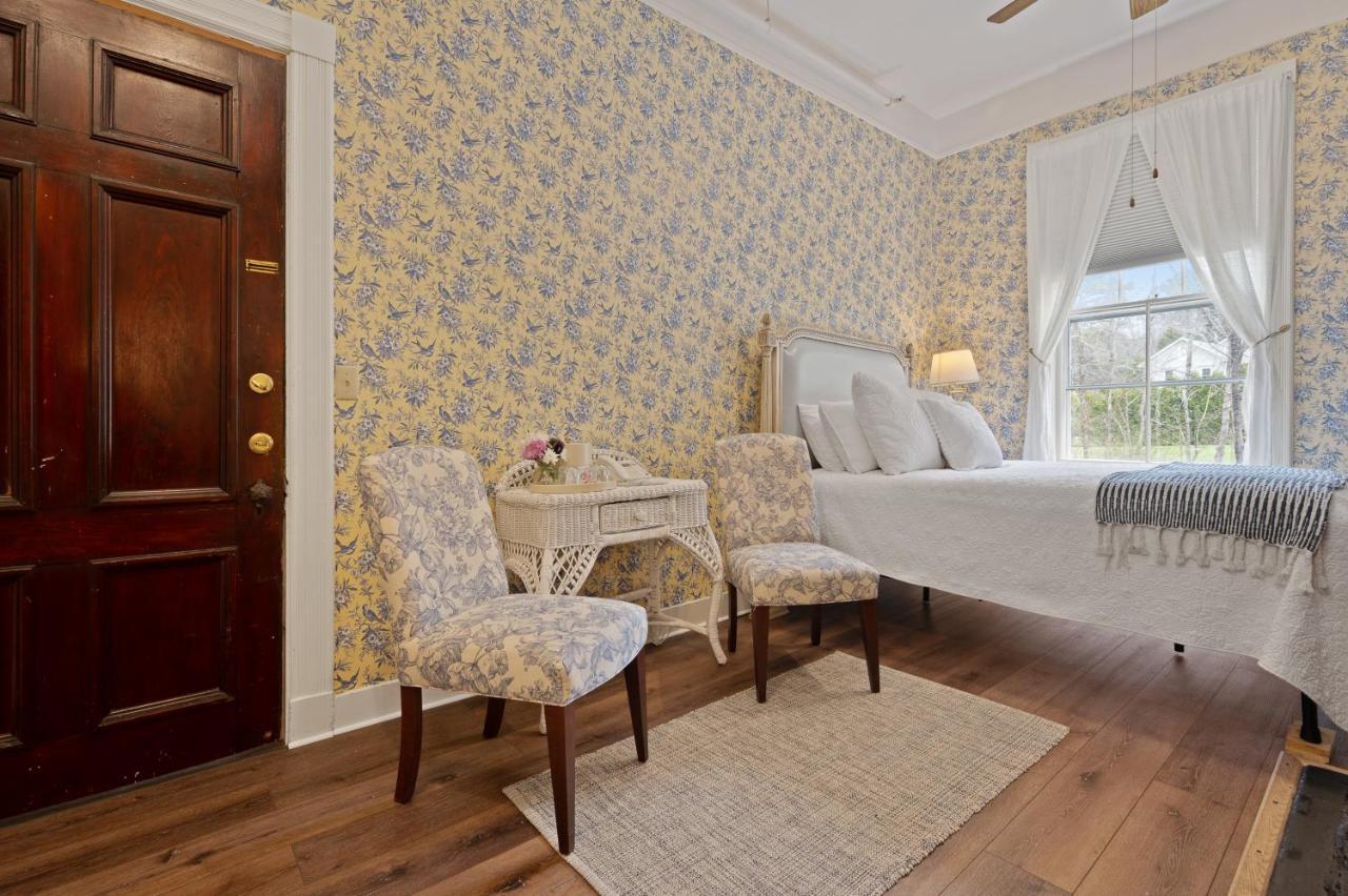 לנוקס Brook Farm Inn מראה חיצוני תמונה
